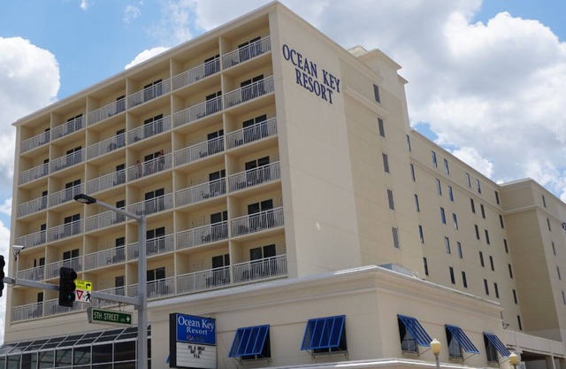 Ocean Key Resort spacious 1 bedroom suite, beach across the street