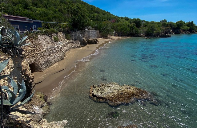 Villa inolvidable: A / C, vistas de delfines al atardecer, 2 playas privadas, piscina