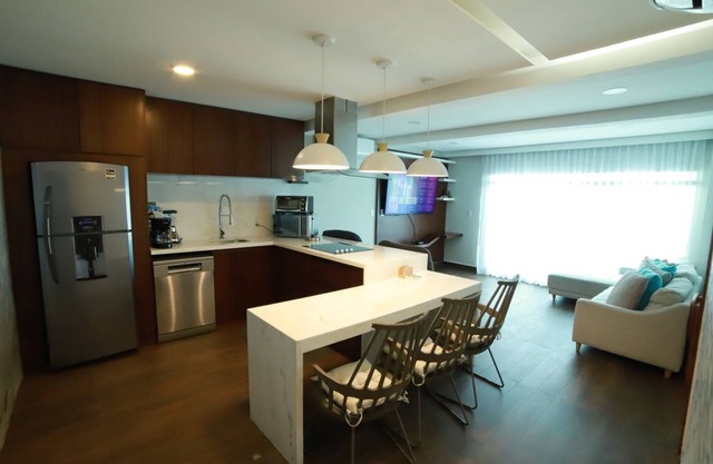 Ocean View 2BR Apartment in Cancun Hotel Zone – Prime Location!