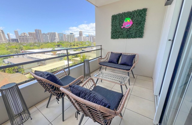 Ocean View Regency 1-Bedroom on Beach Walk | Lanai