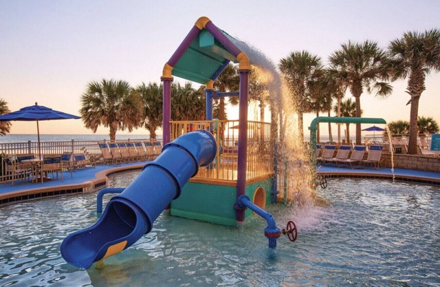 Ocean Walk 1 BR DELUXE, Sleeps 4, Next to Bandshell, Pier, Ocean Walk Village!