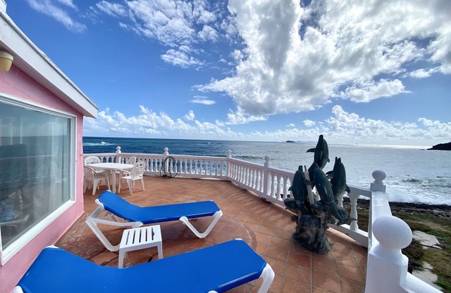 Villa frente al mar de 2 dormitorios en Guana Bay Sint Maarten; Bañera de hidromasaje, cubierta Ocnfrt