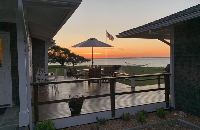 Aislado Frente al hogar con World-Class Ver y privada de playa