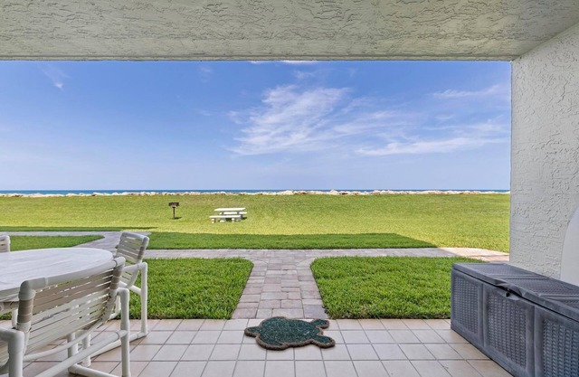 Condominio en el océano con tranquilidad, hermosa playa a solo pasos de tu puerta de atrás