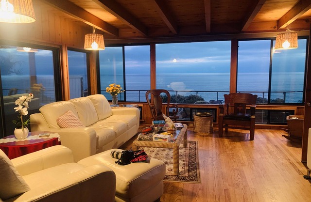 Casa frente al mar, acceso a la playa Pasos de piedra, jacuzzi en la cubierta frente al mar