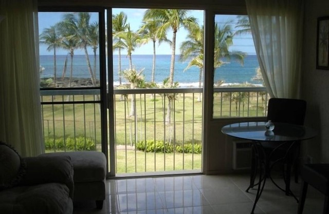 Frente al mar Makaha Surfside Condo