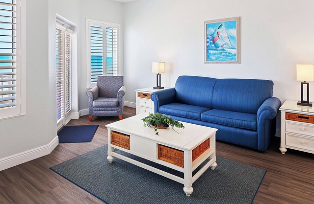 Oceanfront Stay w/Balcony, Pool Access & Minutes to Daytona Attractions