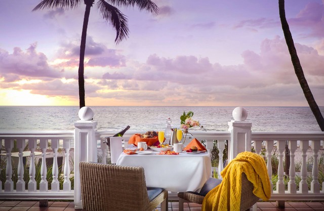 OCEANFRONT Suite in a Beautiful Resort Located Right On The Sand!!