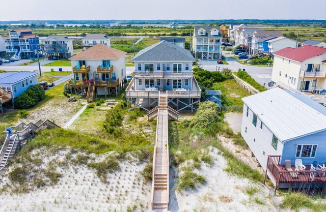 Oceanfront House w/ Direct Beach Access