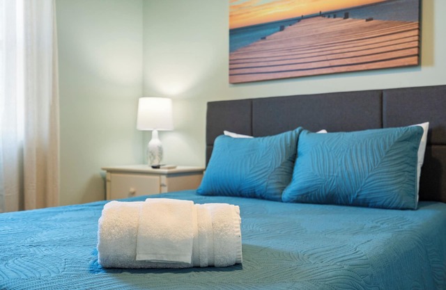 Spacious Oceanfront 2BR/2BA w/ Private Balcony, Pool & Beach Access