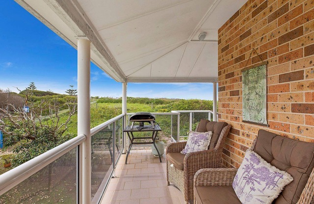 Ade's Place - a relaxing holiday at Ade's Place, only metres from the fabulous North Entrance B