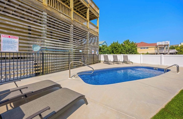 Oceanview Dog Friendly w/ Saltwater Pool, Hot Tub, Game Room, Beach Nearby
