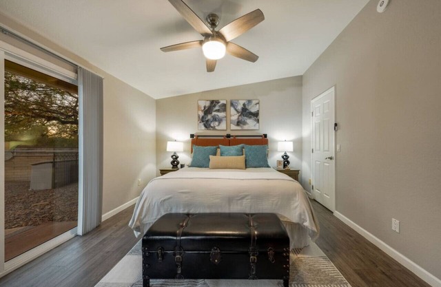 Backyard Oasis / Big 360º Views / 3 BR 2 BA