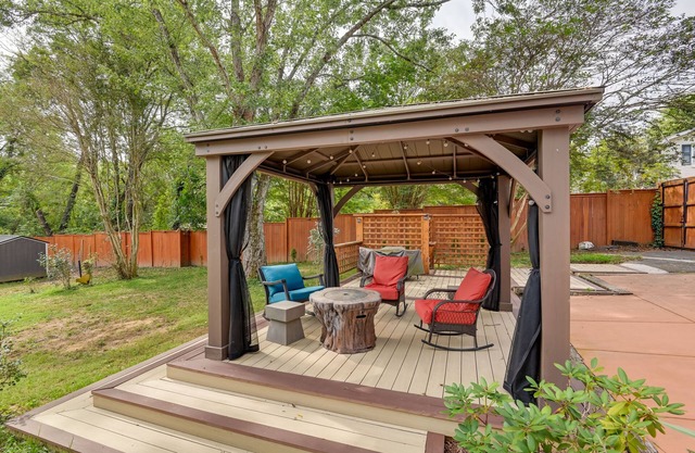 Old Hickory Hideout: Charming Apt w/ Deck!