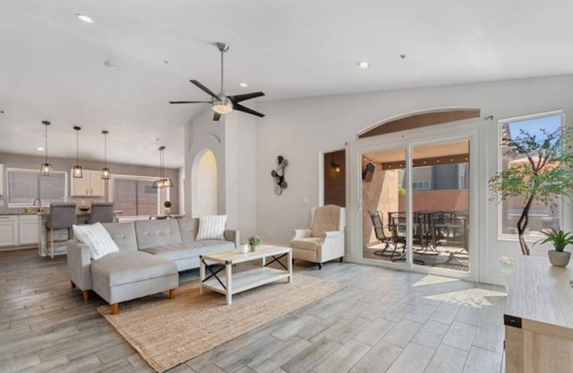 Old Town Scottsdale 4bed Home W/ FREE Heated Pool!