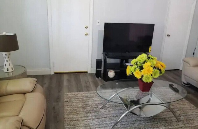 Older upgraded Cozy Duplex B