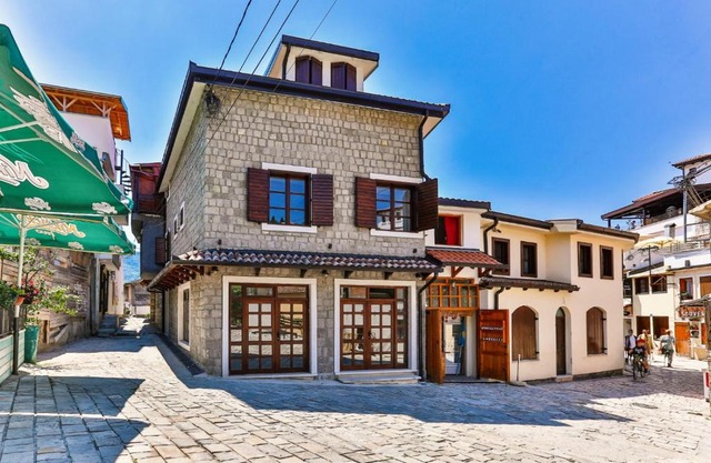 Olea Apartments