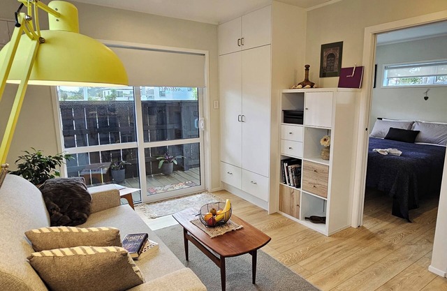 *Olive Tree House* Private and immaculate