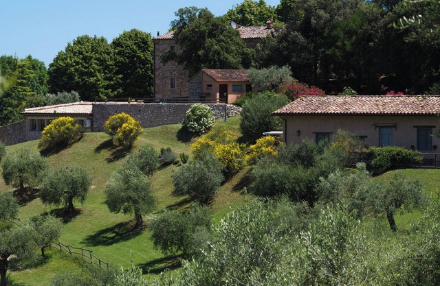 Olmo, bright apartment in a farmhouse 10 minutes driving from Perugia downtown