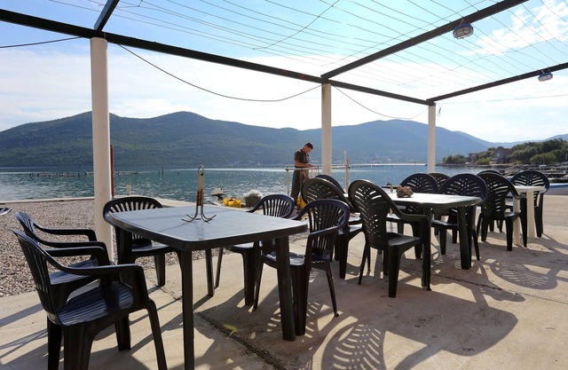 Apartamento de una habitación en la playa Zuronja, Peljesac (A-10123-c)