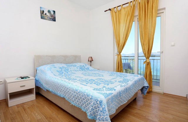 Apartamento de una habitación en la playa Zuronja, Peljesac (A-10137-b)