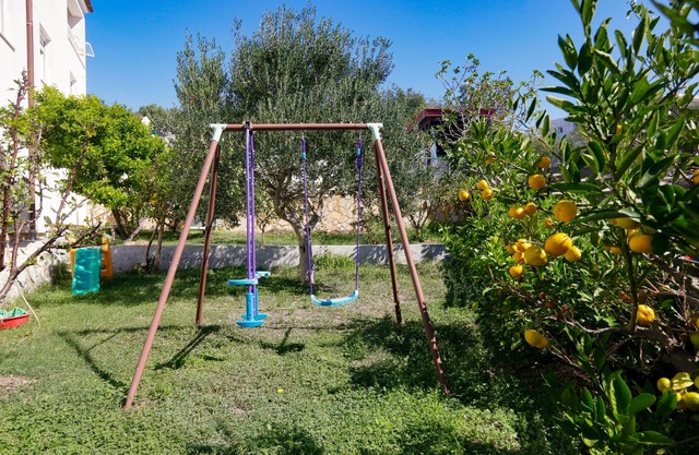 Apartamento de una habitación con terraza y vista al mar Stupin Celine, Rogoznica (A-23257-c)