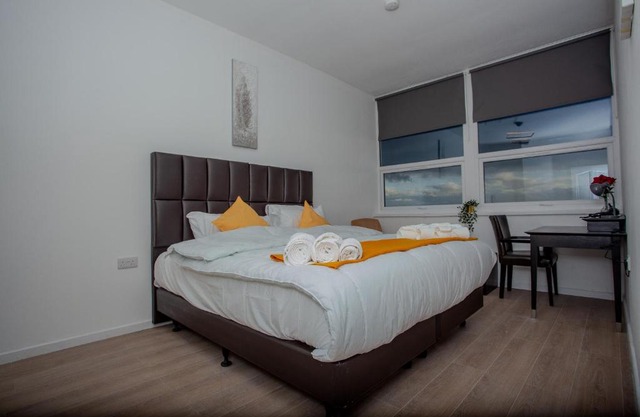 One Bedroom apartment Serviced apartment Smethwick flat 319