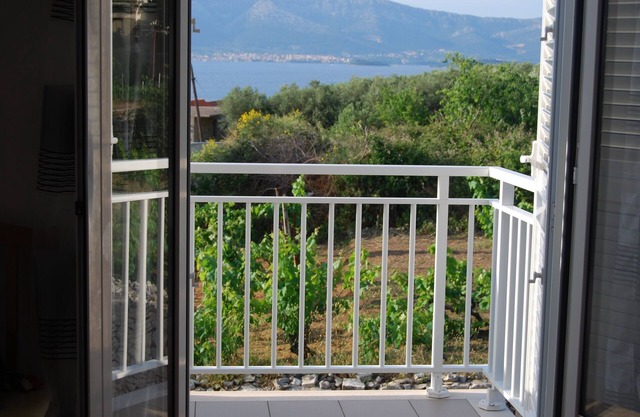 Apartamento de una habitación con balcón y vista al mar Lumbarda, Korcula (A-12839-b)