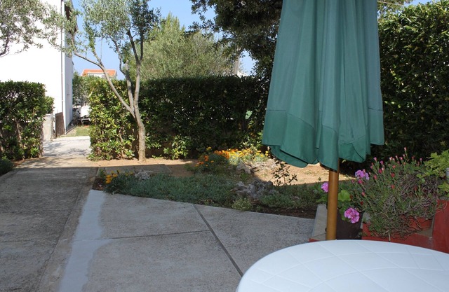 Apartamento de una habitación con una terraza Povljana, Pag (A-6468-c)
