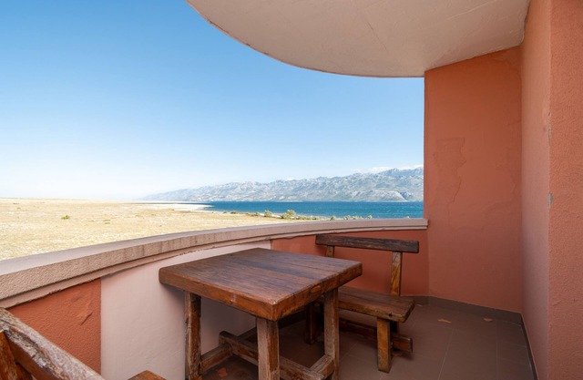 Apartamento de una habitación en la playa Razanac, Zadar (A-5766-i)