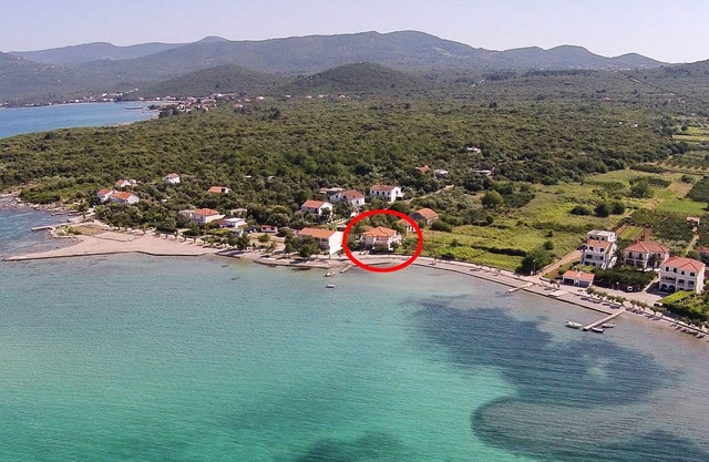 One bedroom apartment en la playa Sreser, Peljesac (A-10138-c)