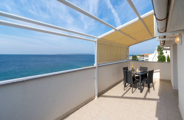 Apartamento de una habitación en la playa Mandre, Pag (A-4093-b)
