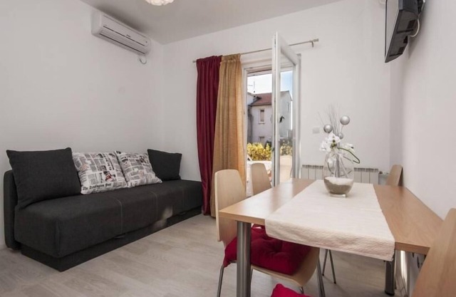 Apartamento de una habitación con una terraza Brodarica, Sibenik (A-6150-a)