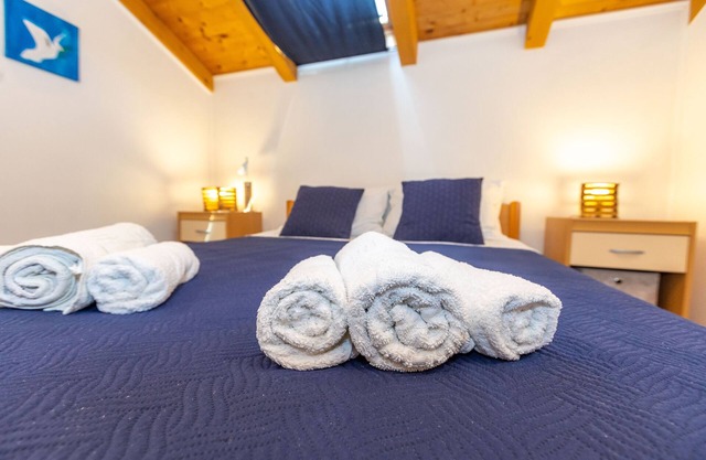 Apartamento de una habitación con terraza y vista al mar Razanac, Zadar (A-5885-a)