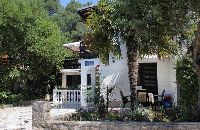 Apartamento de una habitación con una terraza Artatore, Losinj (A-5377-b)