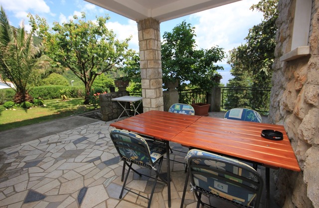 Apartamento de una habitación con una terraza Medveja, Opatija (A-2305-b)