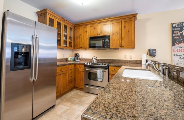 One Bedroom Condo with Large Balcony over Mountaineer Square 1 Condo - No Cleaning Fee! by RedAwning
