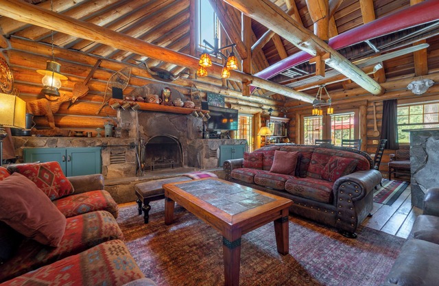 Único LOG Lodge en 2. 5 acres, a pie de playa, perro OK con perro cercado