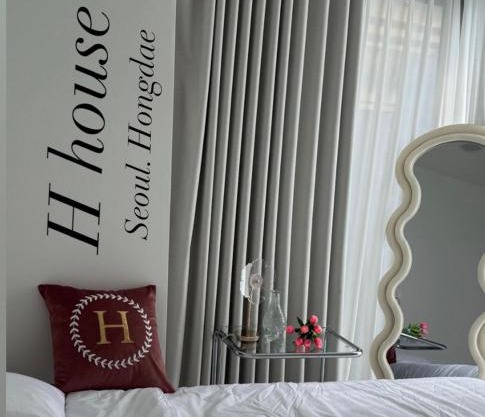OPEN Hongdae, Hapjeong Station 1 minute, Luxury hotel style, Panorama Han River View 6 people, 2Room, 3Q bed