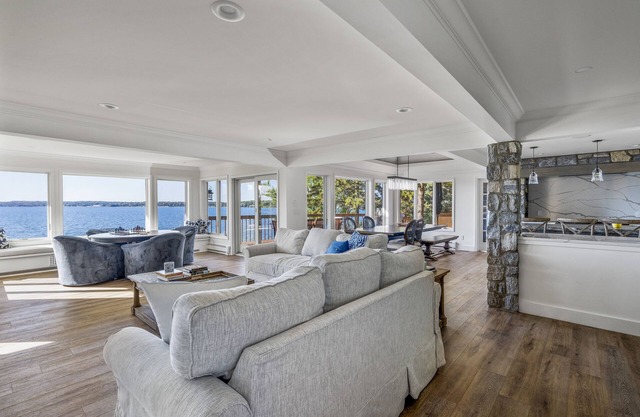 Hermosa y lujosa casa del lago Charlevoix!