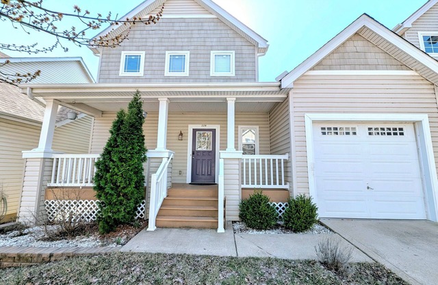 Opulent 3-Bedroom Home w/ Garage- Monthly Stays Only