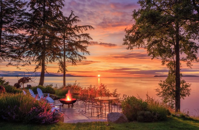 Waterfront Custom Home, 180 grados de verano al atardecer y amanecer, para 14 personas