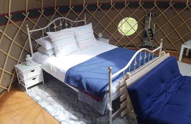 King-Yurt-Baño Privado-Vista al campo