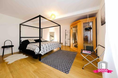 Orleans Triplex with Sauna Parking
