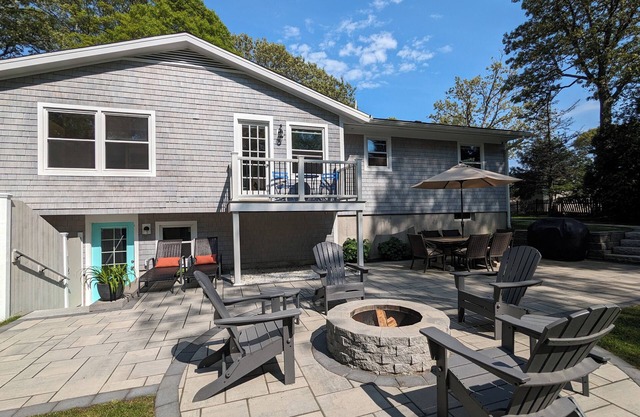 Beautifully renovated Osterville home, beach pass included
