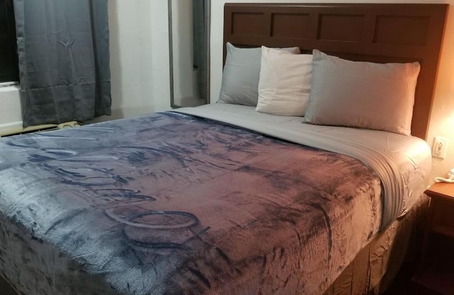 OSU 2 Queen Beds Hotel Room 224 Hot Tub Booking