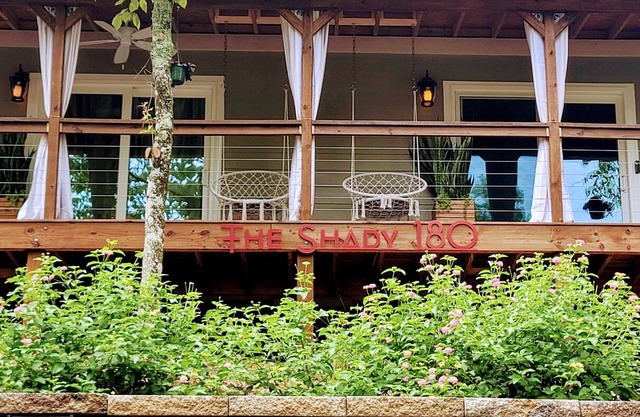 Outdoorsman's Paradise at The Shady 180 - Lakeviews Spa, Kayak, Golf, Hike, Fish