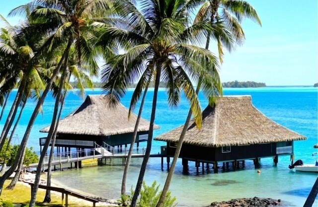 Bungalow Dos - ¡El mundialmente famoso escondite sobre el agua de Marlon en Bora Bora!
