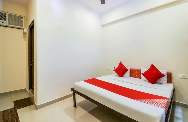 OYO 45428 MG Residency