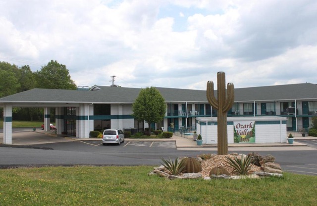 Ozark Valley Inn